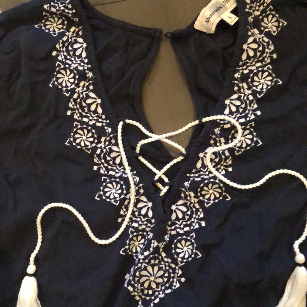 Abercrombie Boho Peasant Navy and White Top - Picture 4 of 7